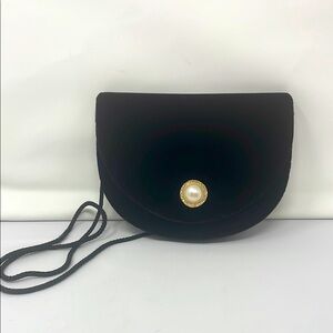 Partners Vintage Elegant Black Velvet Pearl Accent Rope Strap Clutch